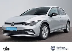 Silber Gebraucht 2022 VW Golf VIII Life Limousine | 21.980 € (Fairer Preis)