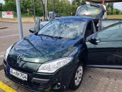 Grün Gebraucht 2009 Renault Mégane III Expression Limousine | 3.000 € (Fairer Preis)