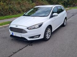 Weiß Gebraucht 2015 Ford Focus Trend Kombi | 4.280 € (Fairer Preis)