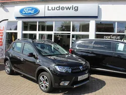 Schwarz Gebraucht 2020 Dacia Sandero Stepway Kleinwagen | 12.990 € (Teuer)