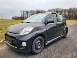 Schwarz Gebraucht 2005 Daihatsu Sirion Kleinwagen | 1.999 €