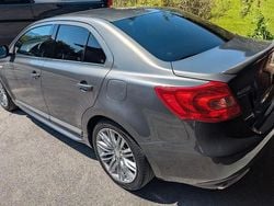 Grau Gebraucht 2011 Suzuki Kizashi Sport Limousine | 6.999 € (Fairer Preis)