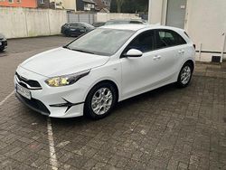 Schwarz Gebraucht 2023 Kia Ceed Vision Limousine | 17.000 € (Fairer Preis)