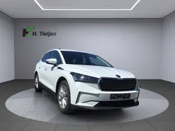 Weiß Gebraucht 2022 Skoda Enyaq iV SUV | 32.999 € (Guter Preis)
