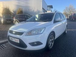 Weiß Gebraucht 2010 Ford Focus Kombi | 1.198 € (Guter Preis)