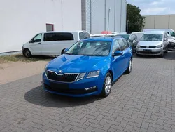 Blau Gebraucht 2020 Skoda Octavia Tour Kombi | 11.400 € (Guter Preis)