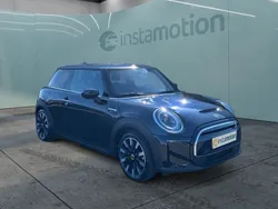 Schwarz Gebraucht 2021 Mini Cooper S Classic Kleinwagen | 20.855 € (Etwas zu teuer)
