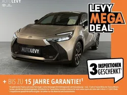 Shimmering silver metallic / dach schwarz Gebraucht 2023 Toyota C-HR Team SUV | 28.870 € (Fairer Preis)