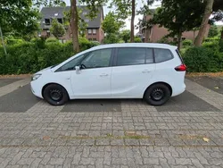 Weiß Gebraucht 2015 Opel Zafira Tourer drive Van / Kleinbus | 4.900 € (Guter Preis)