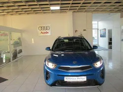 Blau Gebraucht 2021 Kia Stonic Edition 7 SUV | 13.840 € (Guter Preis)