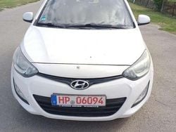 Coral white / sol Gebraucht 2013 Hyundai i20 Edition Kleinwagen | 2.900 € (Fairer Preis)