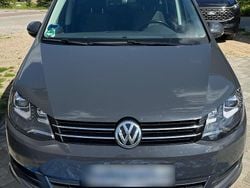 Grau Gebraucht 2017 VW Sharan Van / Kleinbus | 18.749 € (Superpreis)