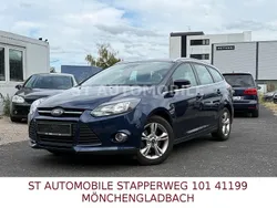 Blau Gebraucht 2012 Ford Focus Champions Edition Kombi | 2.250 € (Guter Preis)