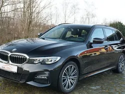 Black sapphire metallic Gebraucht 2020 BMW 330e M Sport Kombi | 29.890 € (Guter Preis)
