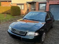Grün Gebraucht 1996 Audi A4 Limousine | 2.000 €