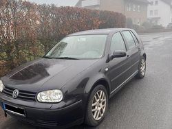 Schwarz Gebraucht 2001 VW Golf Limousine | 950 € (Fairer Preis)