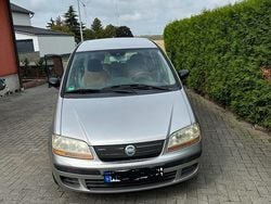 Grau Gebraucht 2004 Fiat Idea Active Van / Kleinbus | 1.790 € (Fairer Preis)