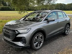 Grau Gebraucht 2024 Audi Q4 e-tron S-Line SUV | 43.500 € (Guter Preis)