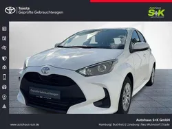Schneeweiß Gebraucht 2021 Toyota Yaris Basis Kleinwagen | 14.780 € (Fairer Preis)