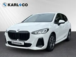 Weiss Gebraucht 2022 BMW 220 Active Tourer M Sport Van / Kleinbus | 28.490 € (Guter Preis)