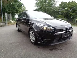 Schwarz Gebraucht 2023 Kia Ceed Sportswagon Vision Kombi | 17.300 €