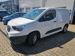 Weiß Gebraucht 2023 Opel Combo-e Life Basis Limousine | 19.495 € (Fairer Preis)