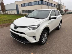 Weiß Gebraucht 2017 Toyota RAV4 Hybrid Executive SUV | 20.999 € (Fairer Preis)