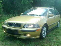 Gold Gebraucht 2002 Volvo V40 Kombi | 450 € (Superpreis)