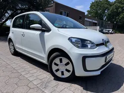 Weiß Gebraucht 2021 VW up! Kleinwagen | 8.990 € (Guter Preis)