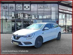 Weiß Gebraucht 2018 Renault Mégane IV Life Limousine | 9.870 € (Fairer Preis)