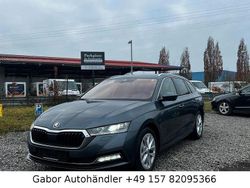 Grau Gebraucht 2021 Skoda Octavia First Edition Kombi | 16.600 € (Fairer Preis)