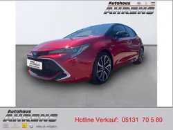 Karminarot/schwarz (metallic) Gebraucht 2019 Toyota Corolla Lounge+ Limousine | 22.900 € (Etwas zu teuer)