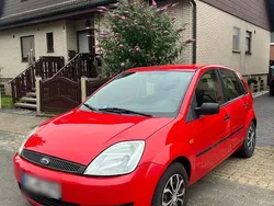 Rot Gebraucht 2005 Ford Fiesta Kleinwagen | 1.599 € (Fairer Preis)