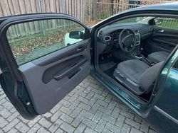 Grün Gebraucht 2005 Ford Focus Kleinwagen | 800 € (Guter Preis)