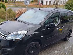 Schwarz Gebraucht 2016 Citroën Berlingo Van / Kleinbus | 9.999 € (Fairer Preis)