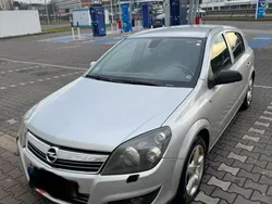 Grau Gebraucht 2007 Opel Astra Catch Me Limousine | 2.000 € (Fairer Preis)
