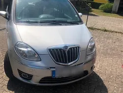 Silber Gebraucht 2008 Lancia Musa Van / Kleinbus | 4.600 €