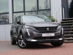 Grau Gebraucht 2022 Peugeot 5008 Allure Van / Kleinbus | 19.900 € (Etwas zu teuer)