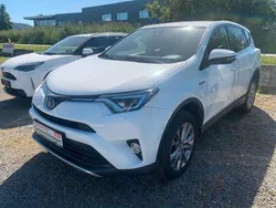 Weiß Gebraucht 2018 Toyota RAV4 Hybrid Team SUV | 22.590 € (Fairer Preis)
