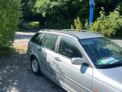 Silber Gebraucht 2001 BMW 318 Kombi | 1.700 €
