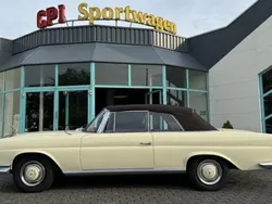 Cremeweiß Gebraucht 1967 Mercedes W111 SE Cabrio | 135.000 €