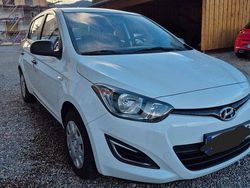 Weiß Gebraucht 2013 Hyundai i20 Edition Kleinwagen | 5.199 € (Fairer Preis)
