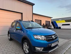 Blau Gebraucht 2014 Dacia Sandero Prestige Kleinwagen | 3.990 € (Guter Preis)