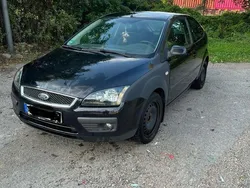 Schwarz Gebraucht 2004 Ford Focus Limousine | 600 € (Guter Preis)