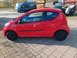 Rot Gebraucht 2008 Peugeot 107 Kleinwagen | 3.350 € (Etwas zu teuer)