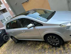 Silber Gebraucht 2011 Opel Zafira Van / Kleinbus | 3.300 € (Fairer Preis)