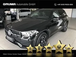 Lack obsidianschwarz Gebraucht 2020 Mercedes GLC300e AMG SUV | 36.930 € (Etwas zu teuer)