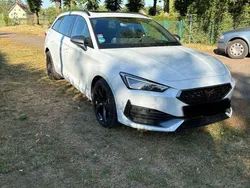 Weiß Gebraucht 2023 Cupra Leon Kombi | 26.990 € (Guter Preis)