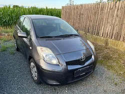 Grau Gebraucht 2008 Toyota Yaris Limousine | 1.900 € (Fairer Preis)