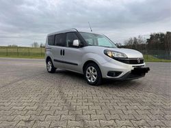 Grau Gebraucht 2022 Fiat Doblò Van / Kleinbus | 13.999 € (Superpreis)
